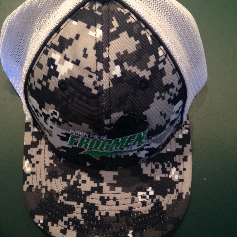 Frogmen camo trucker hat